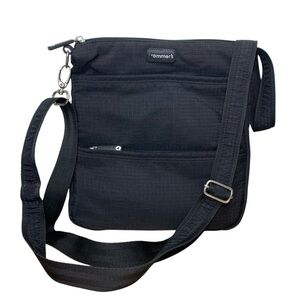 Lug Frommers Black Nylon Crossbody Bag Compact Practical Ajustable Zip Pockets
